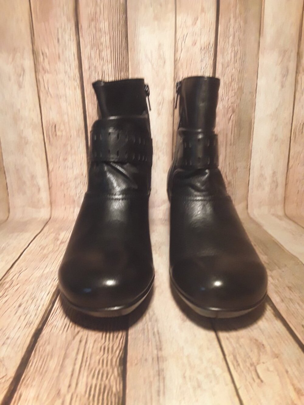 Umberto Raffini Women's Black Leather Ankle Boots Size 37 - Picture 6 of 8